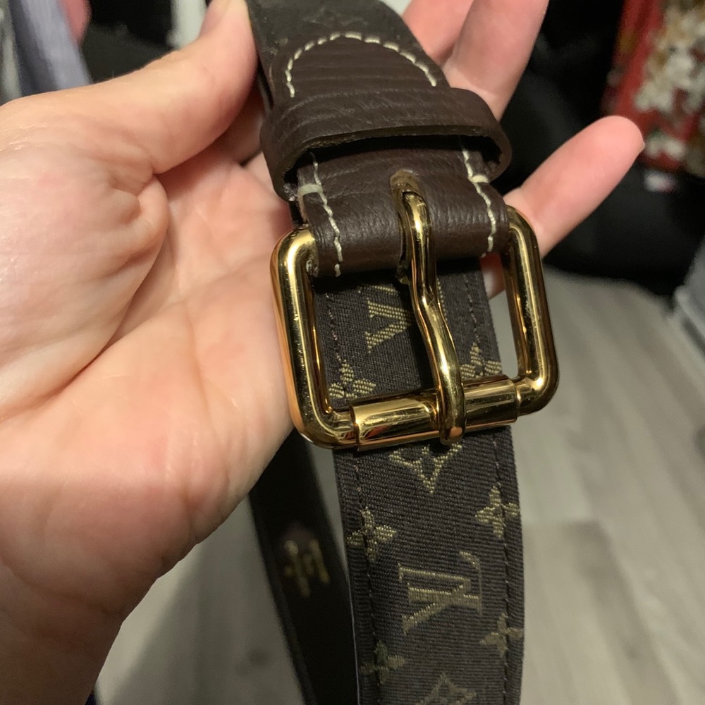 Small Louis Vuitton monogram belt